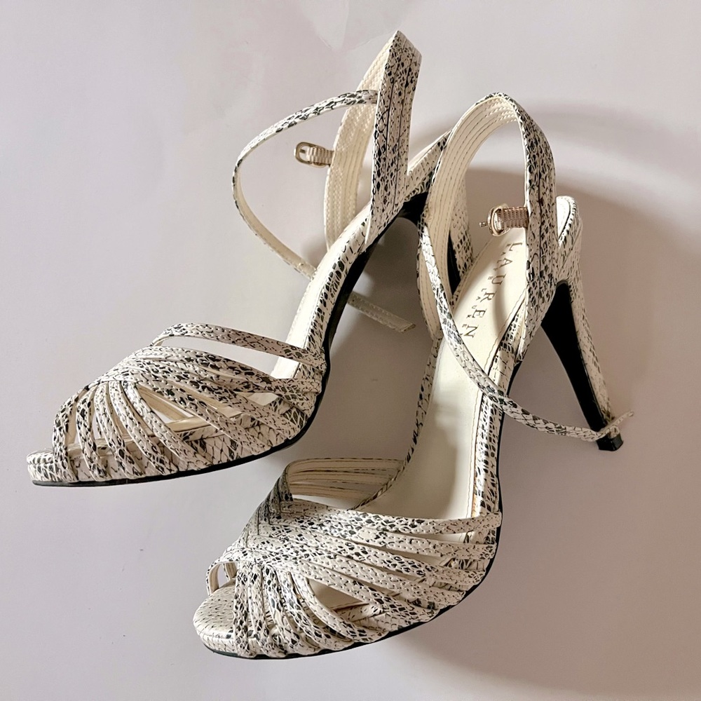 Ralph Lauren Vegan Leather Heals in size 7